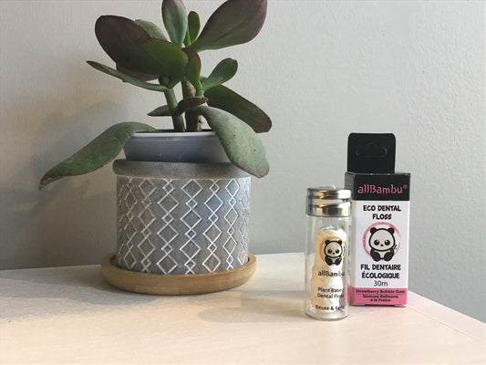 Fil dentaire végétalien (chewing-gum à la fraise)