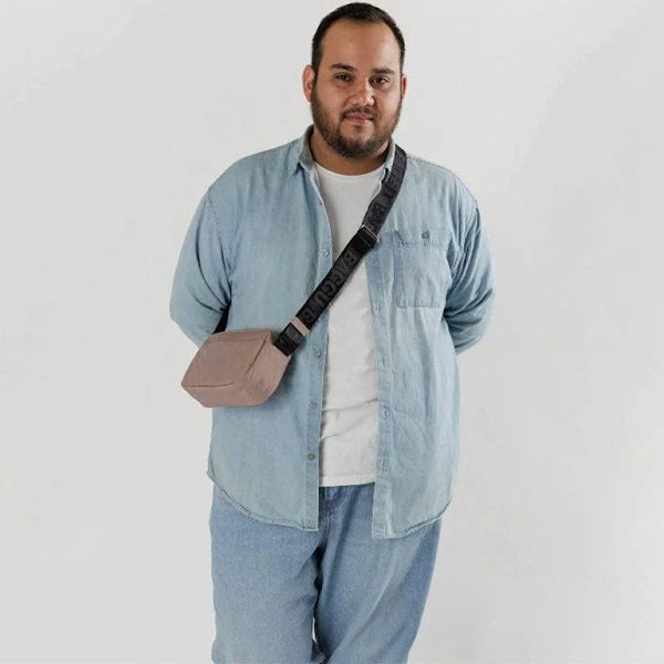 Sac bandoulière pour appareil photo Baggu | Taupe
