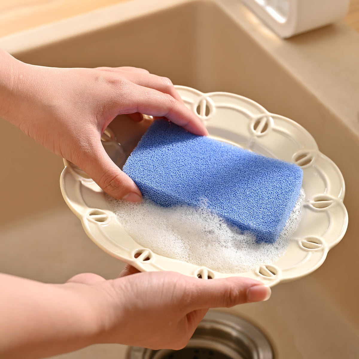 Silicone Scrubbing Sponge